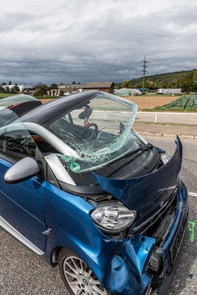 Esslingen: Verkehrsunfall mit eingeklemmter Person
